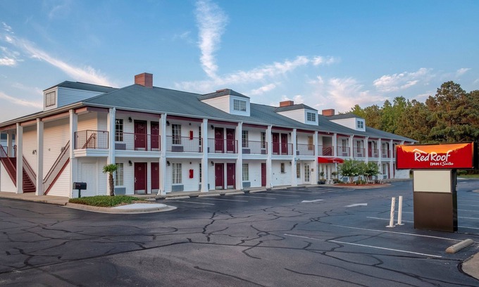 Wilson Hotel | Red Roof Inn & Suites Wilson