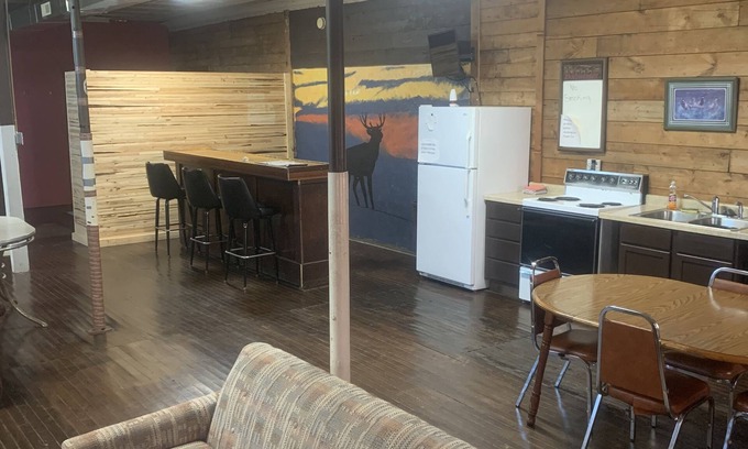 Claire City Cabin | Red Side Inn Lodge