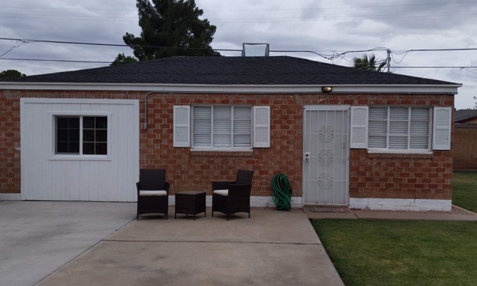 Truman Terrace Cottage | Redbrick Cottage Vacation Rental