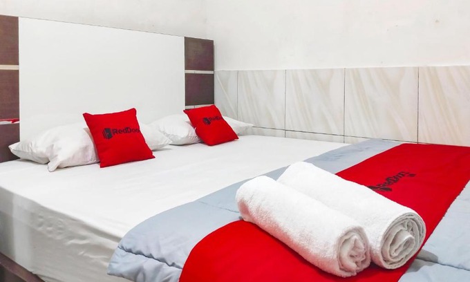 Banjar Hotel | RedDoorz at DST RSU Banjar Guest House Syariah