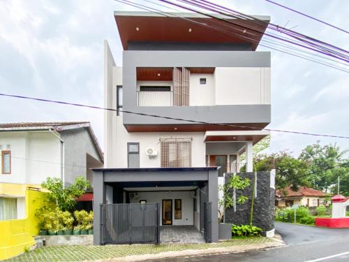 Sinduharjo Hotel | RedDoorz at Gentan Jakal