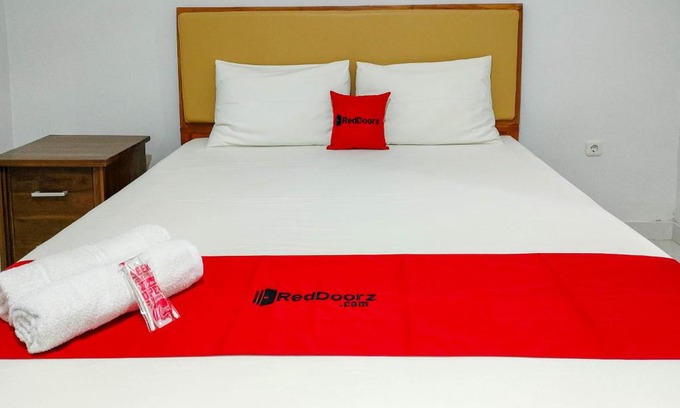 Temon Hotel | RedDoorz at Omah Candi Sari near Airport YIA