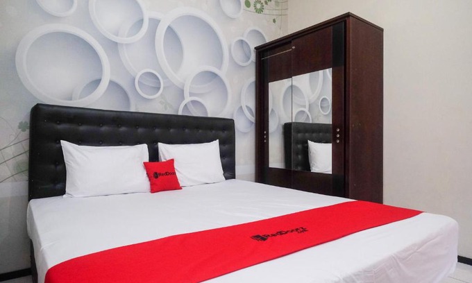 Mertoyudan Hotel | RedDoorz @ Griya Bougenville Magelang