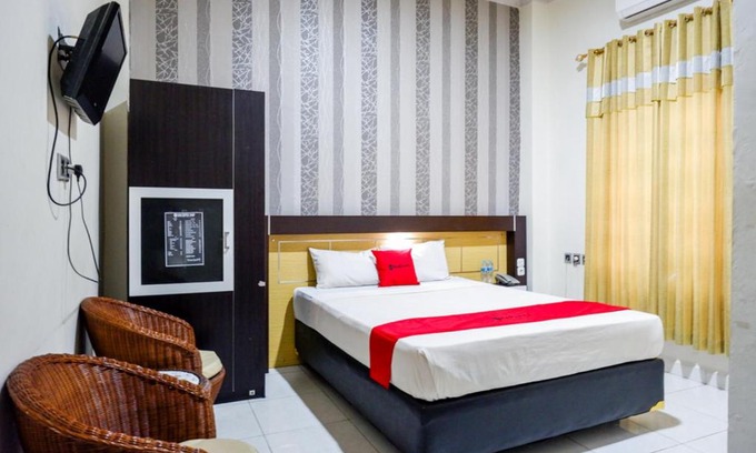 Palu Hotel | RedDoorz @ Hotel Bumi Palupy