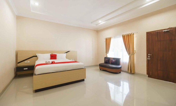 Bengkulu Hotel | RedDoorz @ Hotel Copacobana Bengkulu