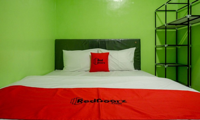 Semarang Hotel | RedDoorz @ Jalan Gatot Subroto Semarang