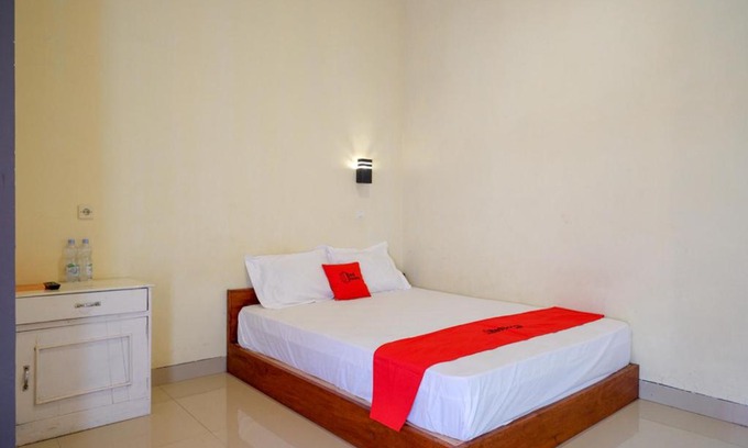 Hargomulyo Hotel | RedDoorz near Candi Cetho Karanganyar