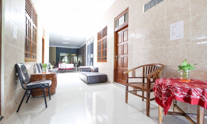 Prambanan Hotel | RedDoorz near Candi Ratu Boko