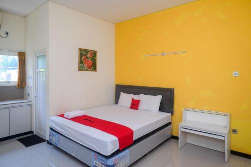 West Semarang Hotel | RedDoorz near Exit Tol Krapyak Semarang 3
