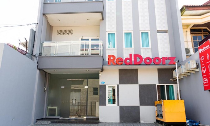 Semarang House | RedDoorz Near Gajah Mada Street Semarang