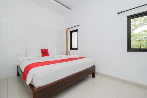 Dinoyo House | RedDoorz near Jawa Timur Park 3