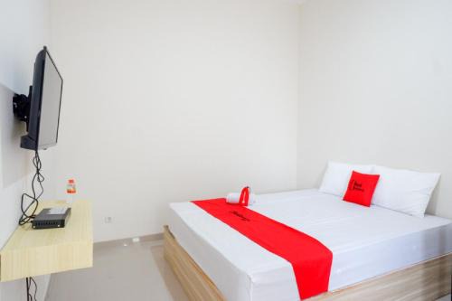 Tegal House | RedDoorz near Pacific Mall Tegal 2