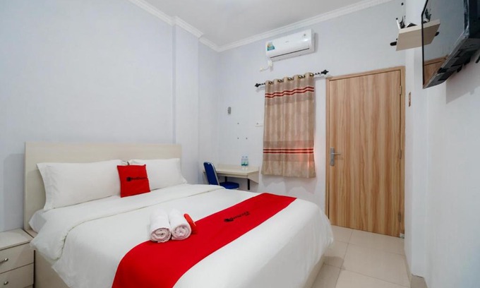 Pangandaran Hotel | RedDoorz near Pantai Barat Pangandaran 2