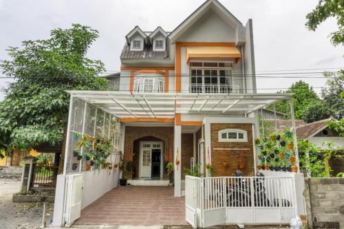 Sleman House | RedDoorz near Sindu Kusuma Edupark 2