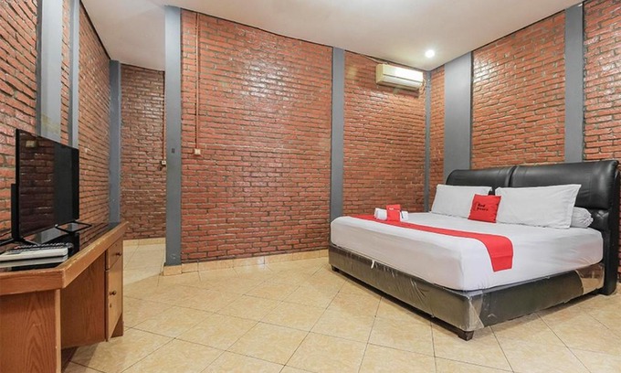 Ragunan House | RedDoorz Plus At Ampera Raya