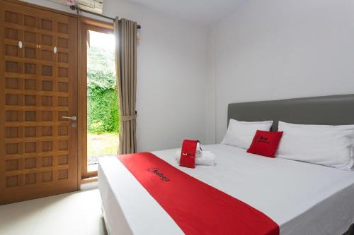 Cilandak House | RedDoorz Plus near Cilandak Town Square 2