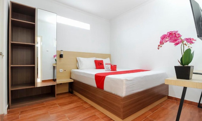 Pogung Lor House | RedDoorz Plus near Jogja Kembali Monument