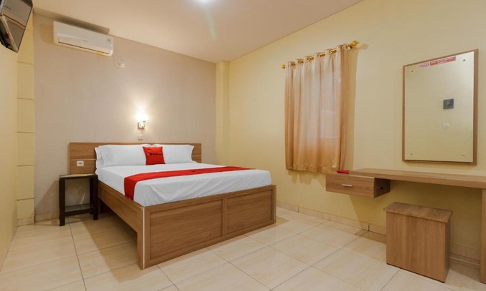 Manado House | RedDoorz Plus near Pantai Malalayang Manado