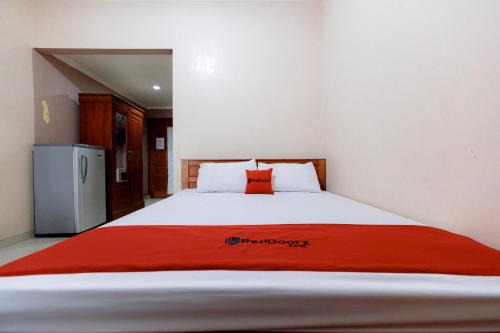 Waru Hotel | RedDoorz Syariah at Delta Sari Aloha Waru