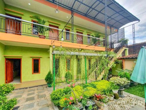 Surakarta Hotel | RedDoorz Syariah at Graha Adi Karya Kartasura