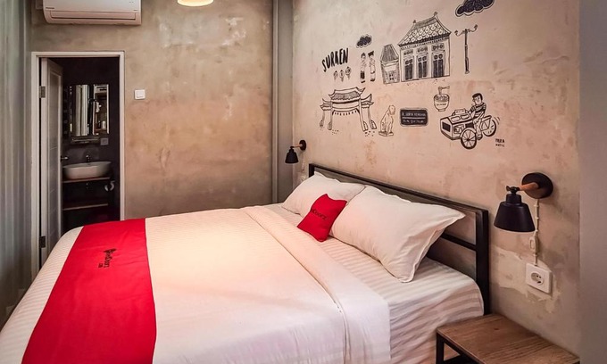 Ciawi Hotel | RedDoorz Syariah At Tibra RSWBox Ciawi