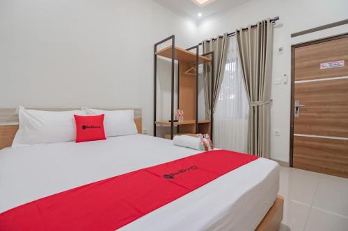 Tasikmalaya Hotel | RedDoorz Syariah @ Boemi Guesthouse Tasikmalaya