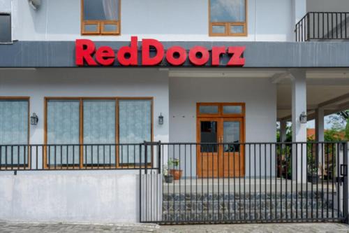 West Semarang Hotel | RedDoorz Syariah near Kawasan Sam Poo Kong 2