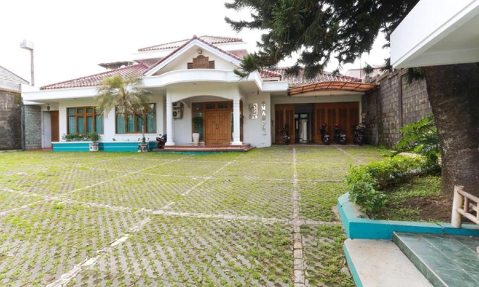 Magelang House | RedDoorz Syariah near Alun Alun Magelang Bayeman