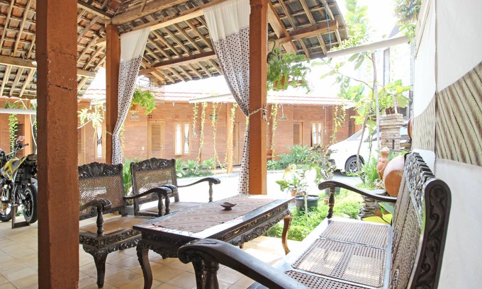 Mertoyudan Hotel | RedDoorz Syariah near Akmil Magelang