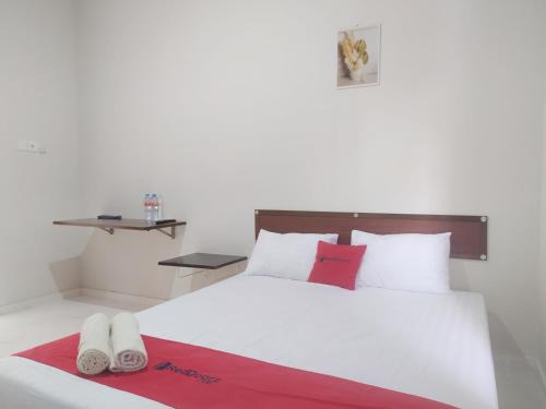 Purwokerto Hotel | RedDoorz Syariah Near Stasiun Purwokerto
