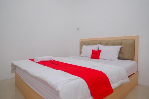 Temanggung Hotel | RedDoorz Syariah near Alun Alun Temanggung