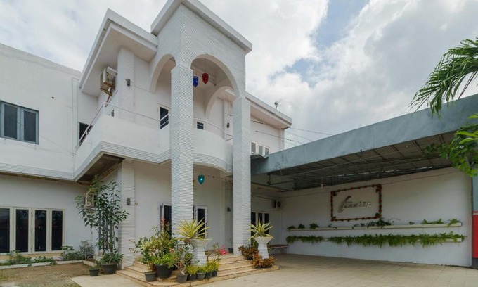 Banda Aceh House | RedDoorz Syariah near Museum Tsunami Aceh 2