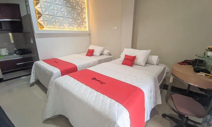 Banda Aceh Hotel | RedDoorz Syariah near Pasar Aceh Shopping Centre