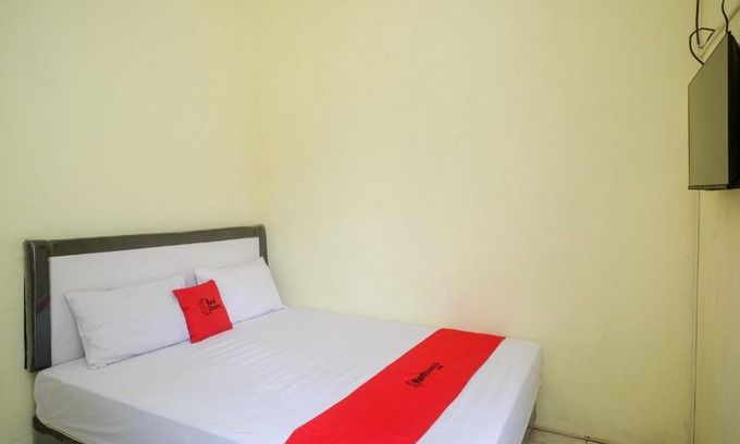 Semarang Hotel | RedDoorz Syariah near RS Permata Medika Ngaliyan Semarang