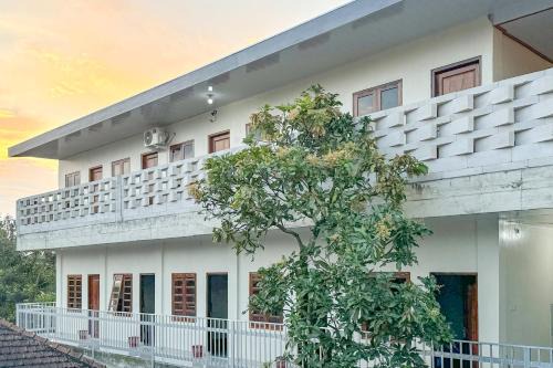 Salatiga Hotel | RedDoorz Syariah Zidney Near Rejosari Salatiga