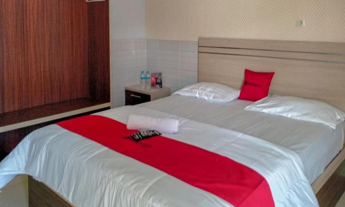 Palu Hotel | RedDoorz @ Tinggede Area Palu