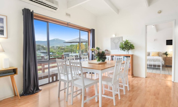 Merrijig Apartment | Redgum Apartment - Merrijig - Sleeps 7