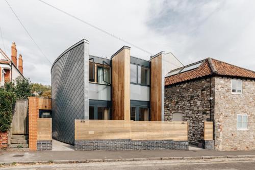 Bristol House | Redland Stay In Bespoke Home 1 of 2