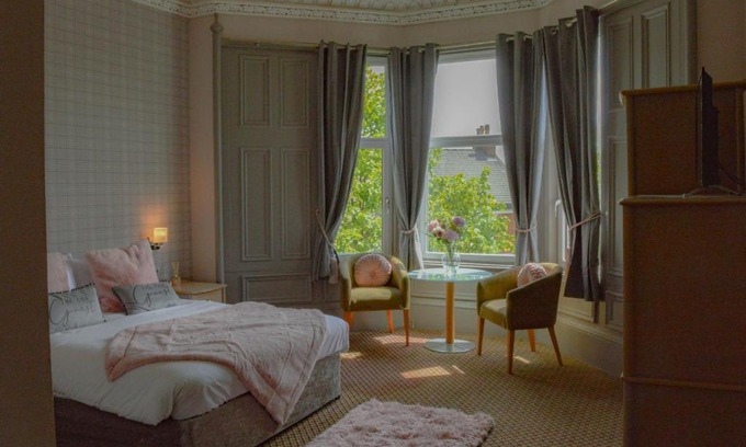 Uddingston Hotel | Redstones