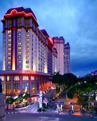 Gambir Hotel | Redtop Hotel & Convention Center