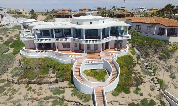 Las Conchas House | Reduced Rates for Spring and Summer 2024! Beachfront in Las Conchas!