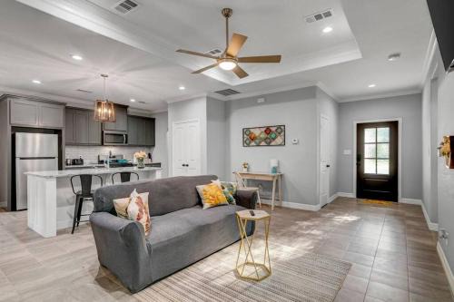 Beaumont House | Reduced! Renovated hidden gem. Chef Kitch. Wheelch