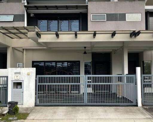 Seremban House | Redup Homestay- Happy Place