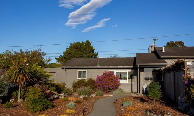 McKinleyville House | Redwoods Near. Walk to the Ocean & River from HERE.