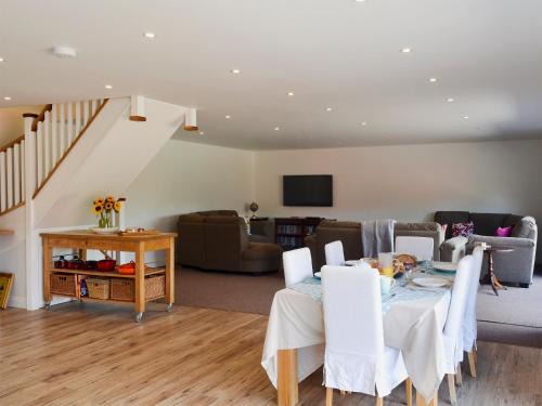 Farnham House | Reeds Farmhouse