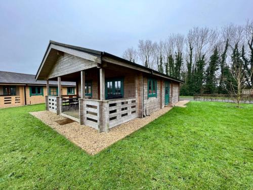 Ampney Crucis House | Reeds Lodge, Lake Pochard