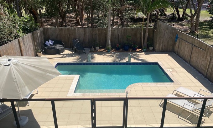 Boomerang Beach House | Reef Break Beach getaway