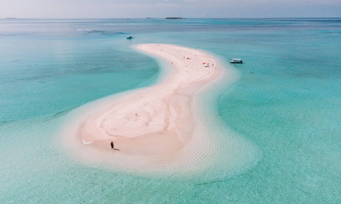 Thulusdhoo Island House | Reef Edge Thulusdhoo
