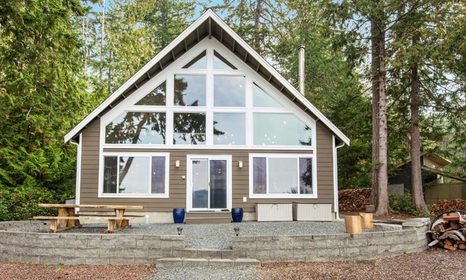 La Conner House | Reef Point Retreat