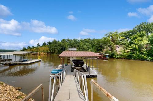 Climax Springs House | Reel Good Time Lakehouse